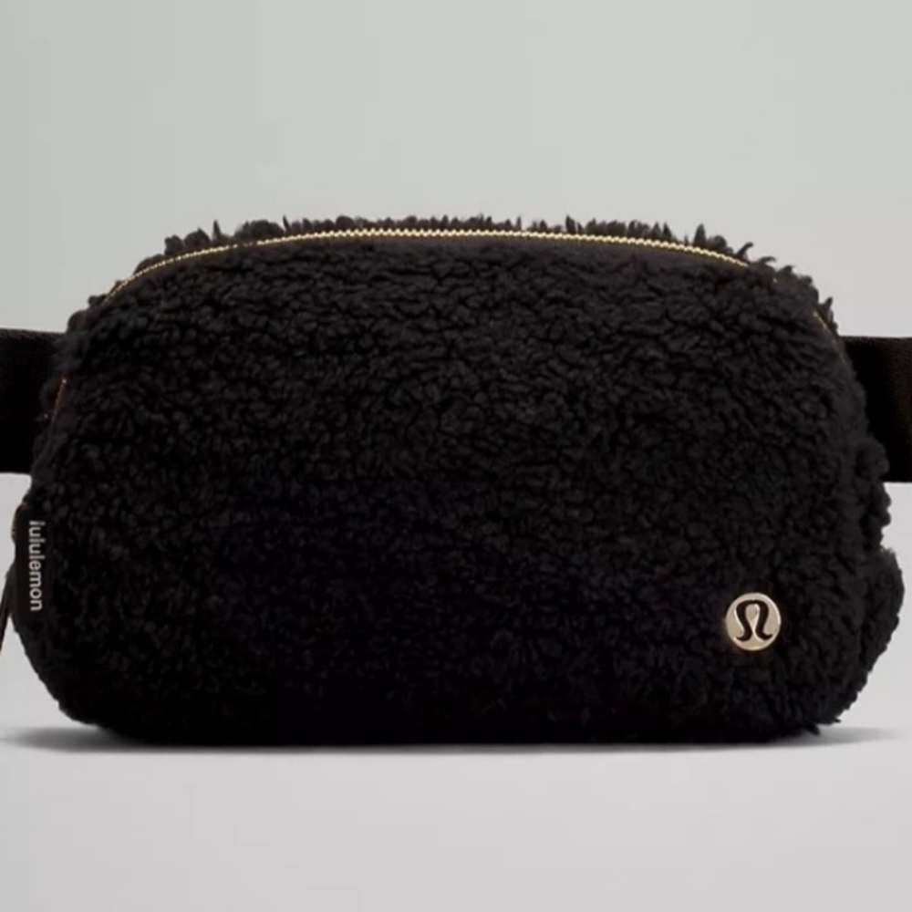 NWT Lululemon Athletica Everywhere Fleece Belt Bag